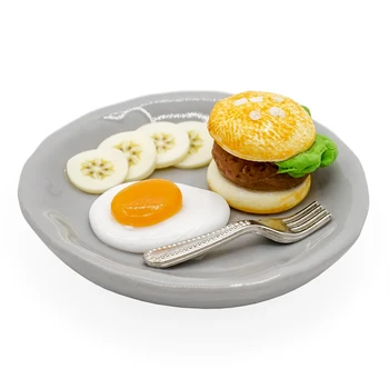 Odoria 1:12 in Miniatura Setul de mic Dejun Hamburger Ou, o Banana pe o Farfurie de Ceramică Mini Fals Alimente Păpuși Accesorii de Bucatarie Decor